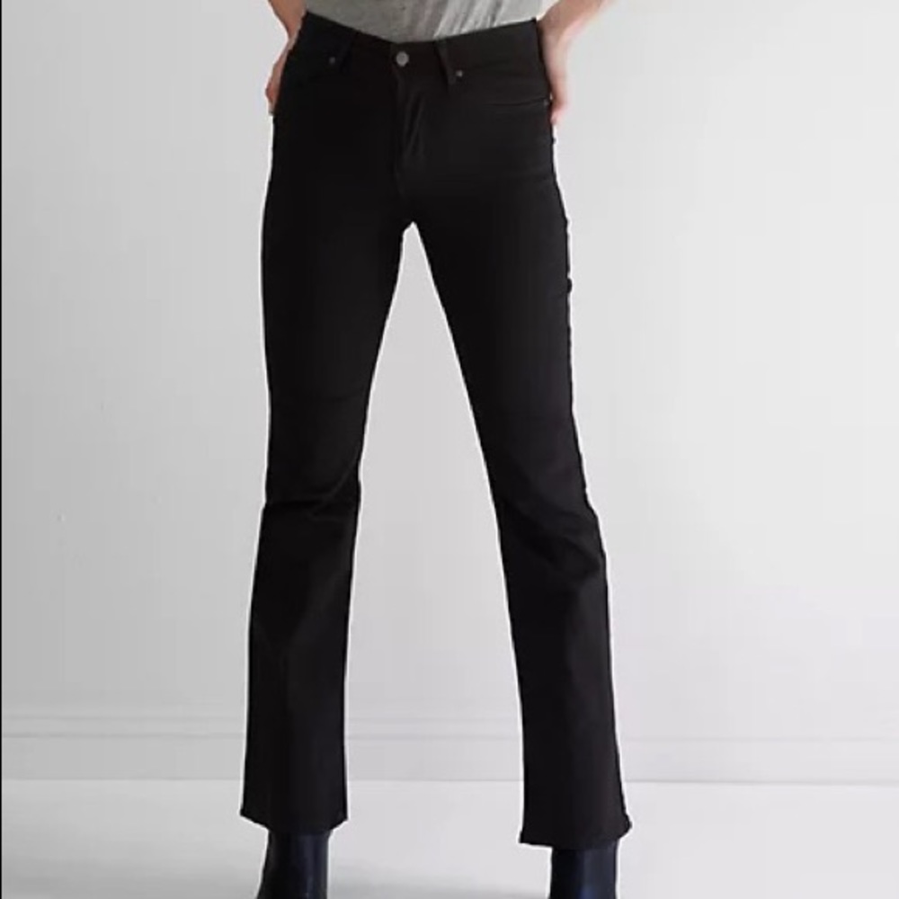 Levi’s 725 High Rise Bootcut Jeans